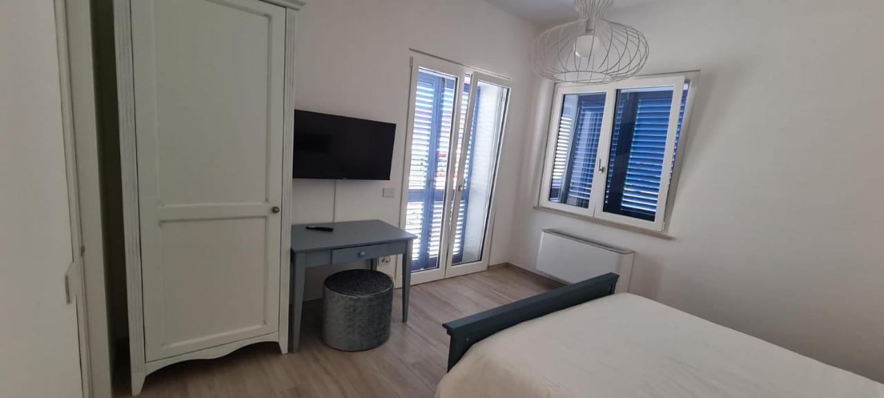 Eco-House Da Franco Hotel Civitanova Marche Bagian luar foto