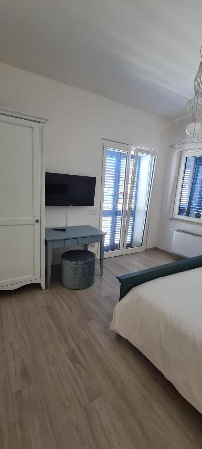 Eco-House Da Franco Hotel Civitanova Marche Bagian luar foto